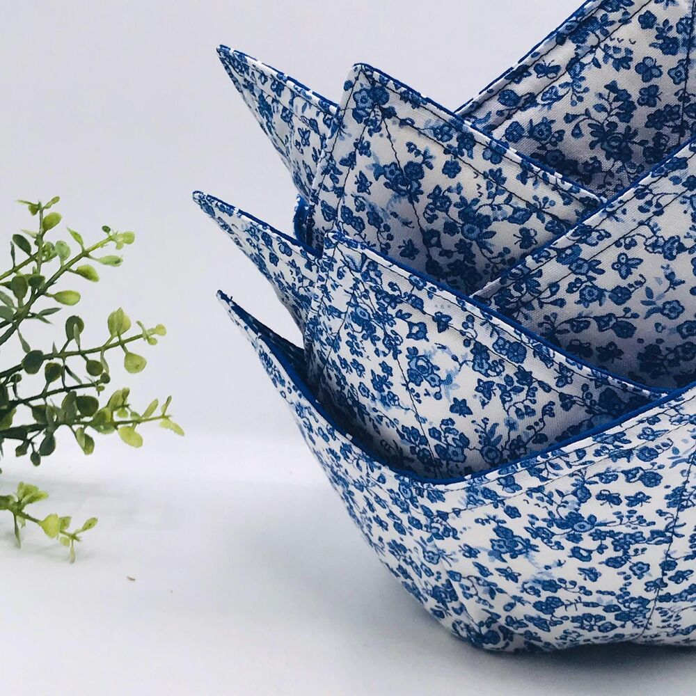 Microwave Soup Bowl Cozy: Reversible, Colonial Blue Flowers Cottage Garden